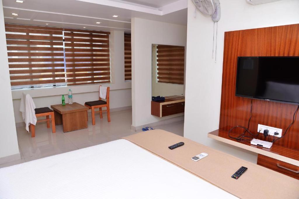 Hotel Milan Manor พอร์ตแบลร์ ภายนอก รูปภาพ