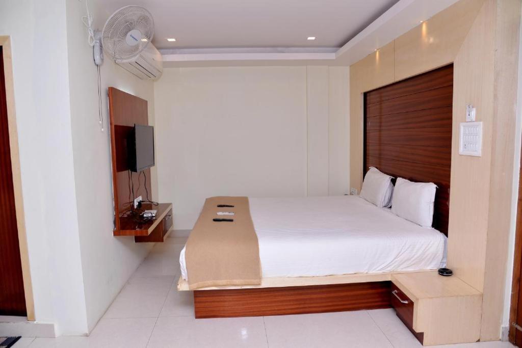 Hotel Milan Manor พอร์ตแบลร์ ภายนอก รูปภาพ